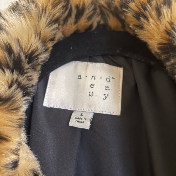 ⚡️SALE⚡️Faux Fur Leopard Coat - Picture 5 of 7